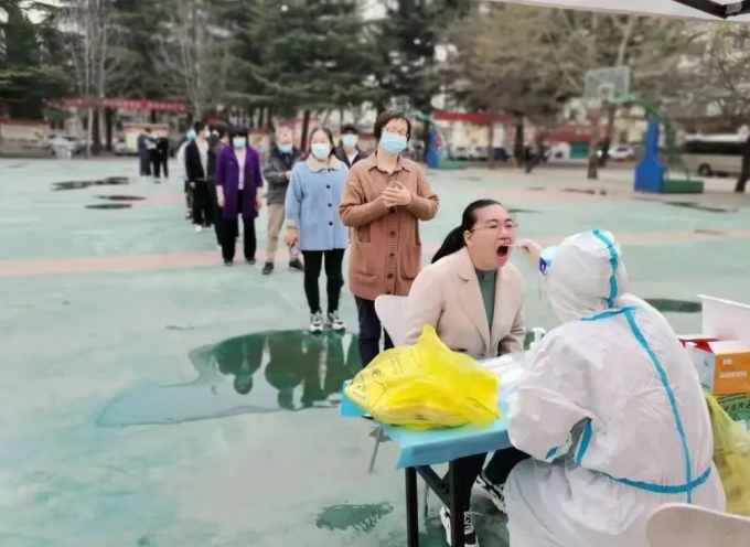 我校,开展,全员,核酸,检测,为,加强,校园,疫情, . 我校开展全员核酸检测
