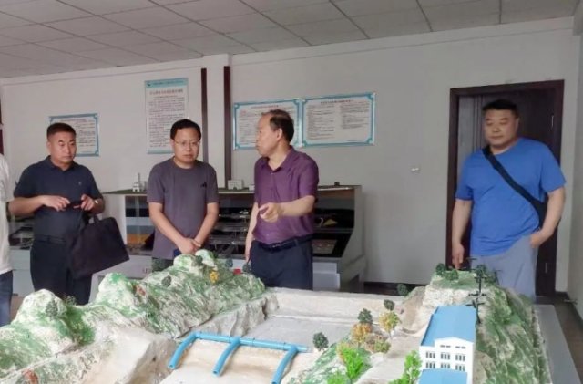 郑煤职教中心来我校交流 