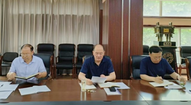 我校召开党风廉政建设集体约谈会 