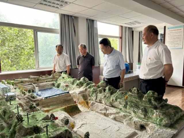 河南公司总经理王庆祥到我校调研 