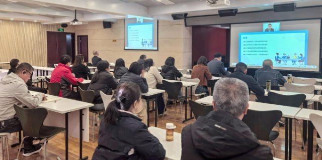 AI赋能职工办公技能再提升 