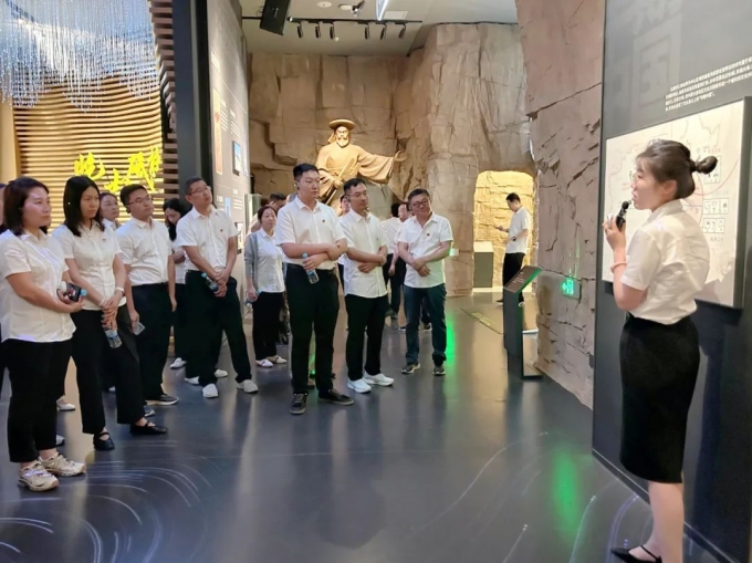 我校,举行,庆祝,建党,104周年,暨,“,两优一先, . 我校举行庆祝建党104周年暨“两优一先”表彰大会