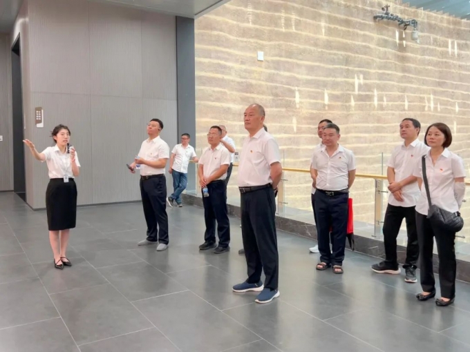 我校,举行,庆祝,建党,104周年,暨,“,两优一先, . 我校举行庆祝建党104周年暨“两优一先”表彰大会