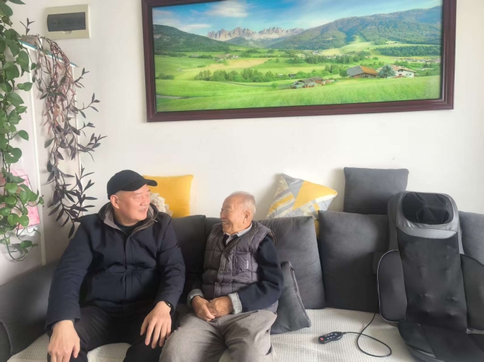 春节,慰问,送,温暖,近日,学校,党委书记,、, . 春节慰问送温暖