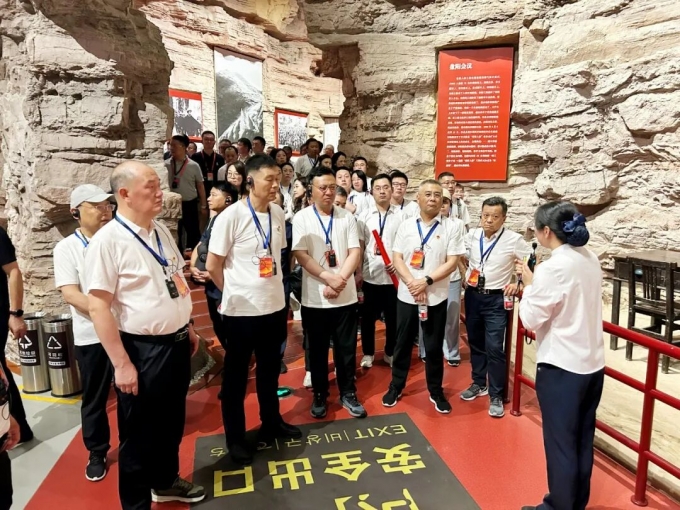 传承,红旗,渠,精神,践行,正确,政绩观,—,我校, . 传承红旗渠精神 践行正确政绩观—我校开展红色教育培训暨庆祝建党105周年“两优一先”表彰活动